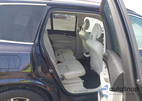 2016 Volvo Xc90 T6 Momentum z USA, uszkodzony, nr VIN YV4A22PK0G1060752